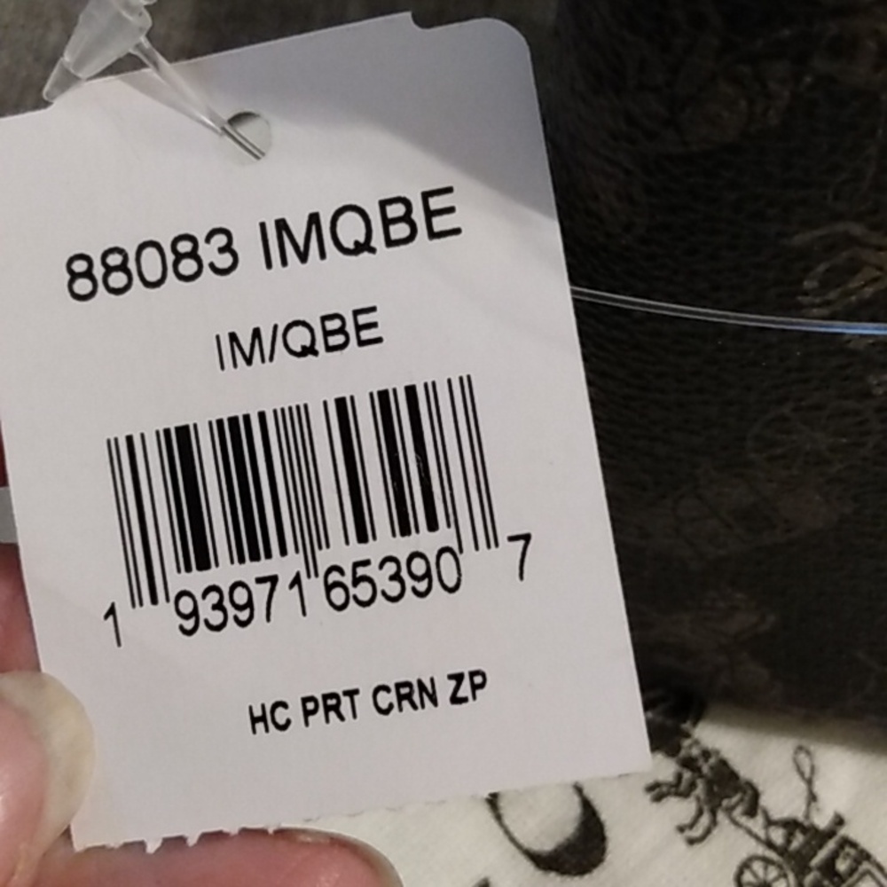 NWT Coach Corner Zip Wristlet W/Horse And Carriage Print - Picture 3 of 7